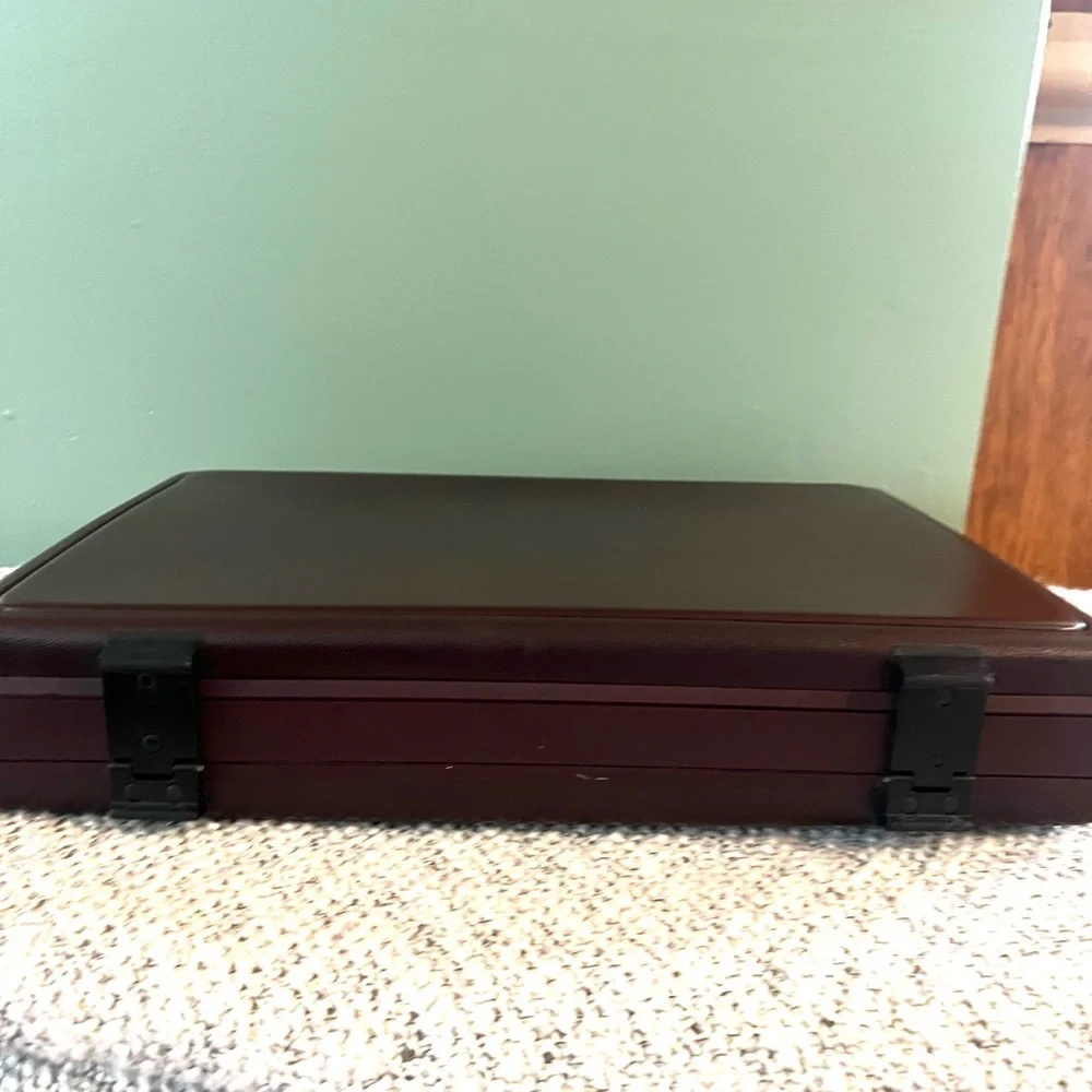 Briefcase American tourister cowhide burgundy